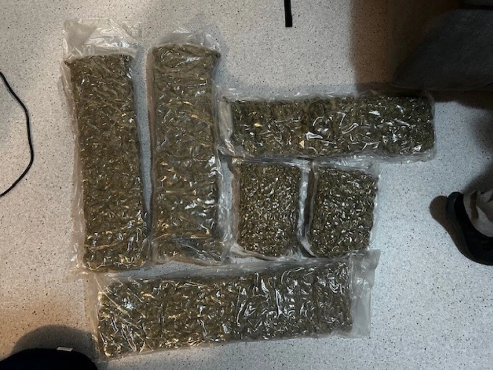 Mehrere Kilogramm Suchtmittel beschlagnahmt