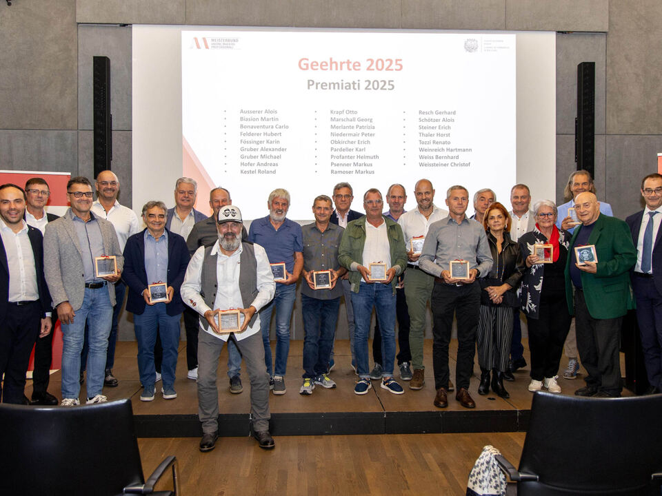 Langj-hrige-Meister-beim-S-dtiroler-Meisterempfang-geehrt