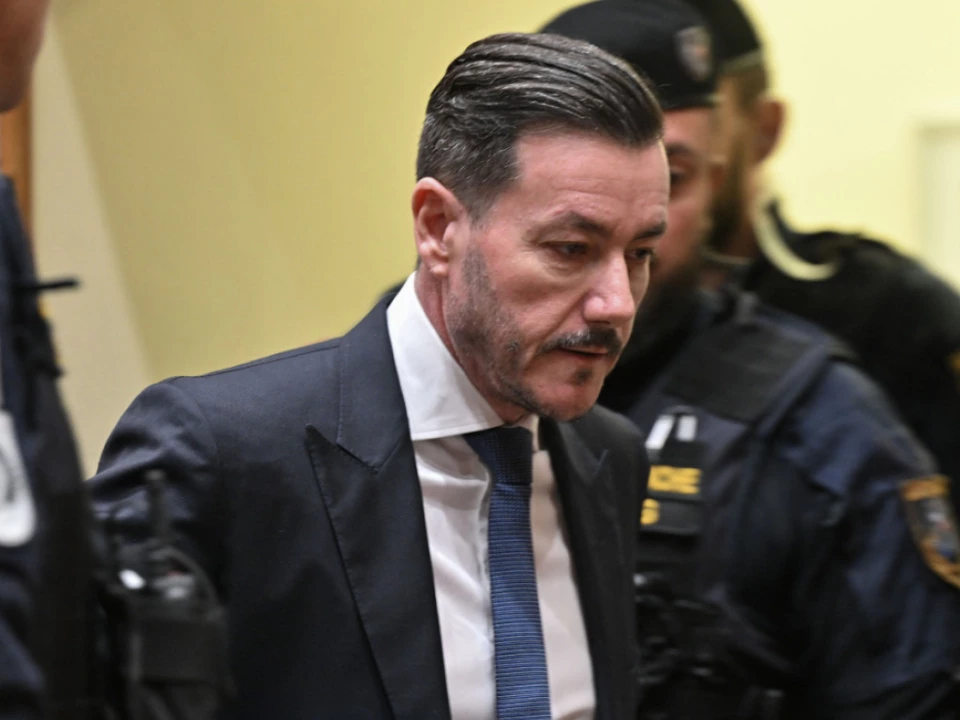 Neben Benko stehen sechs weitere Personen unter Betrugsverdacht