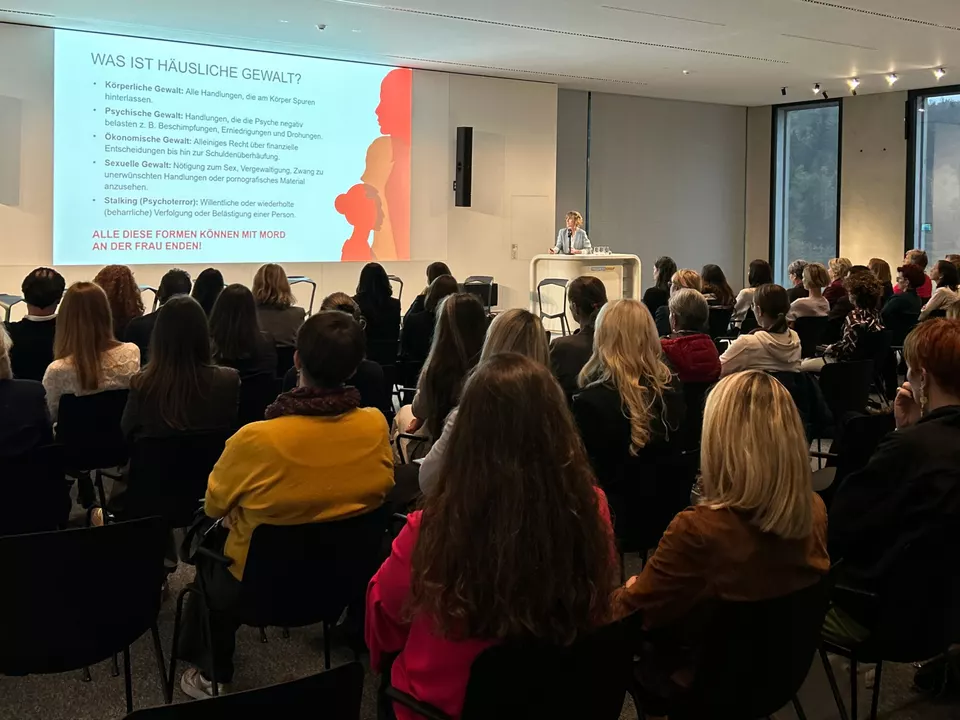 SheMatters_Saal_lvhapa