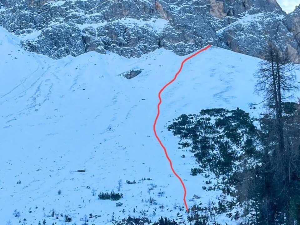 mit-halbschuhen-im-winter-ins-hochgebirge-wanderer-hatten-extremes-gl-ck