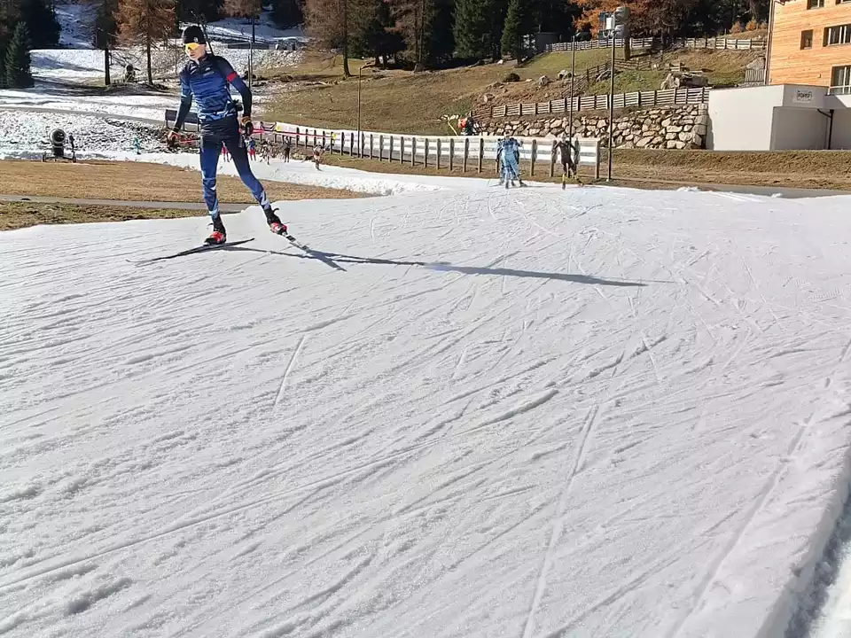 Die Loipen im Biathlonzentrum Grogg in Martell sind ab sofort geöffnet