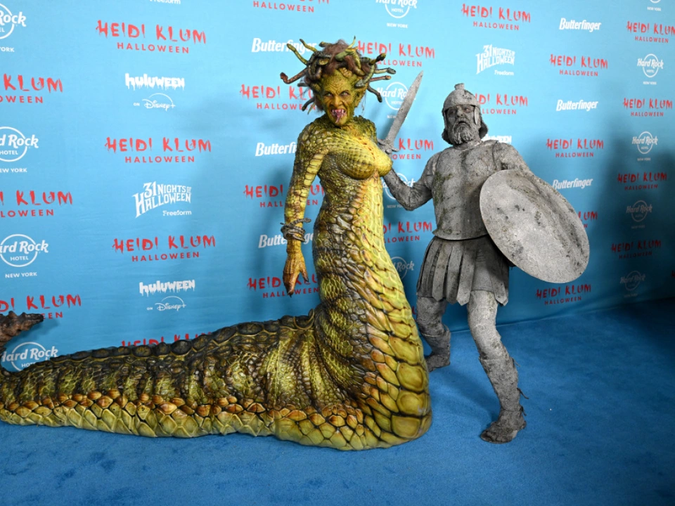 Heidi Klum als monströse Medusa bei Halloween-Party