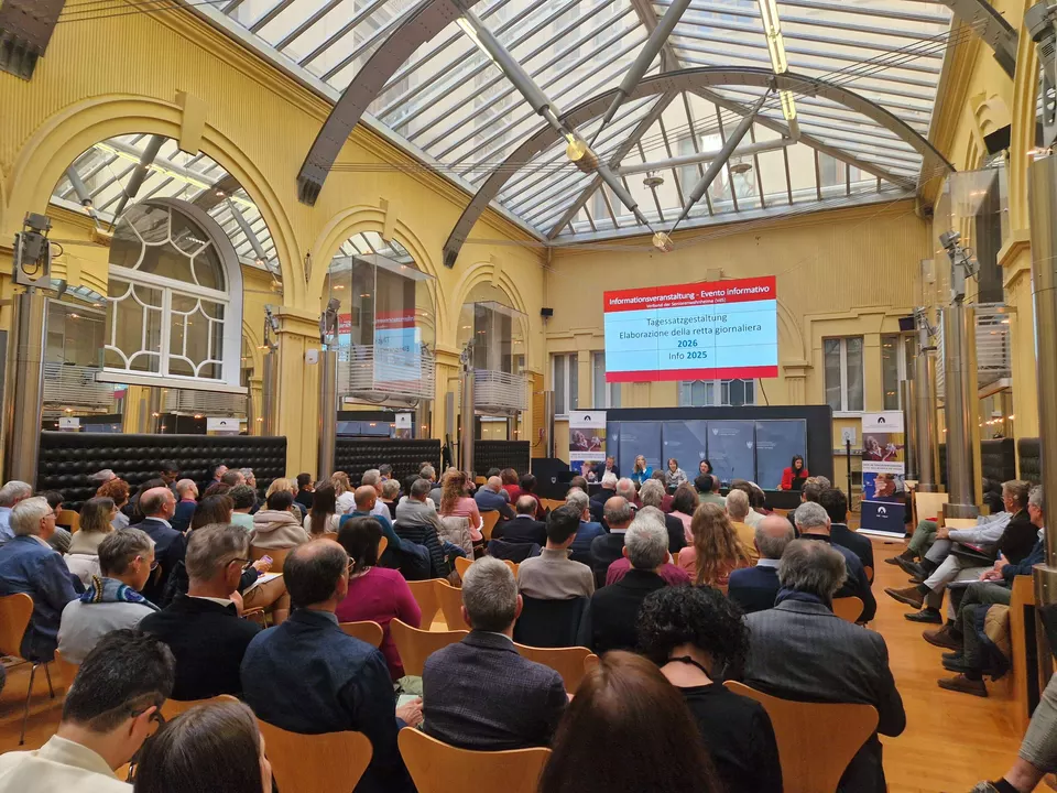 Die zahlreich erschienenen Präsidenten, Verwaltungsräte und Direktoren der Seniorenwohnheime Südtirols