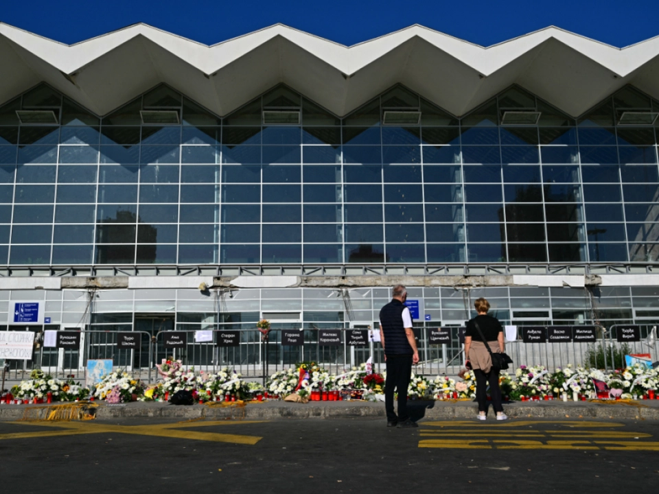 Novi Sad gedenkt Opfer des Bahnhofunglücks vor einem Jahr