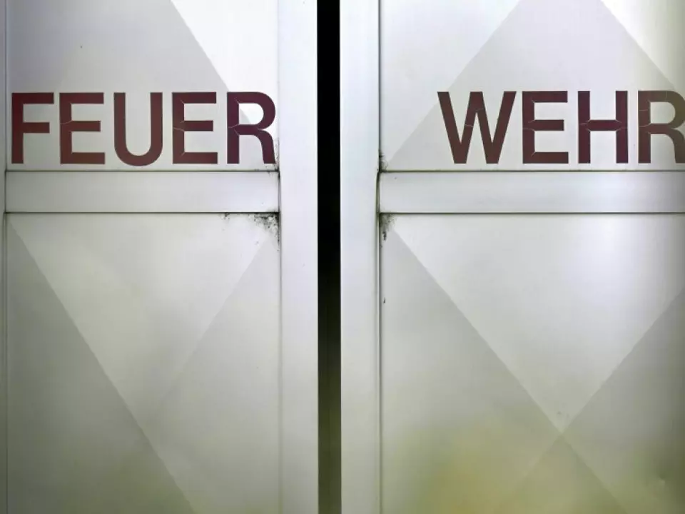 Die Alarmierung erfolgte wegen eines Fahrzeugbrandes