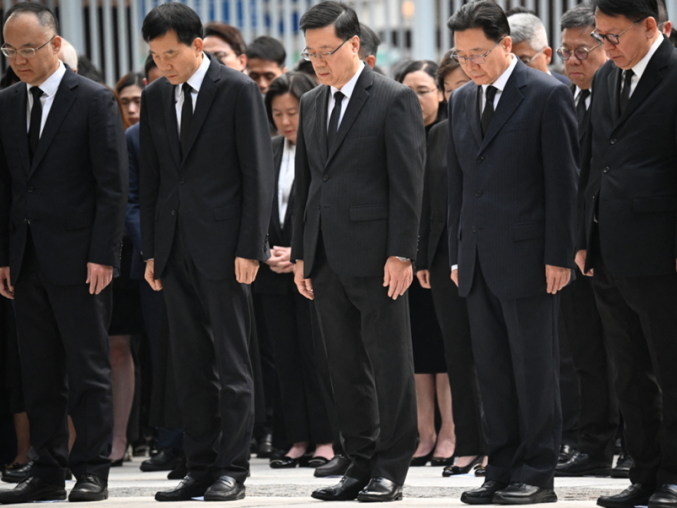 Hongkong-trauert-um-Opfer-der-Brandkatastrophe