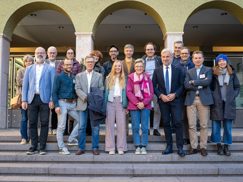 Foto_Übergabe 39 Punkte Katalog_Landtagspräsident