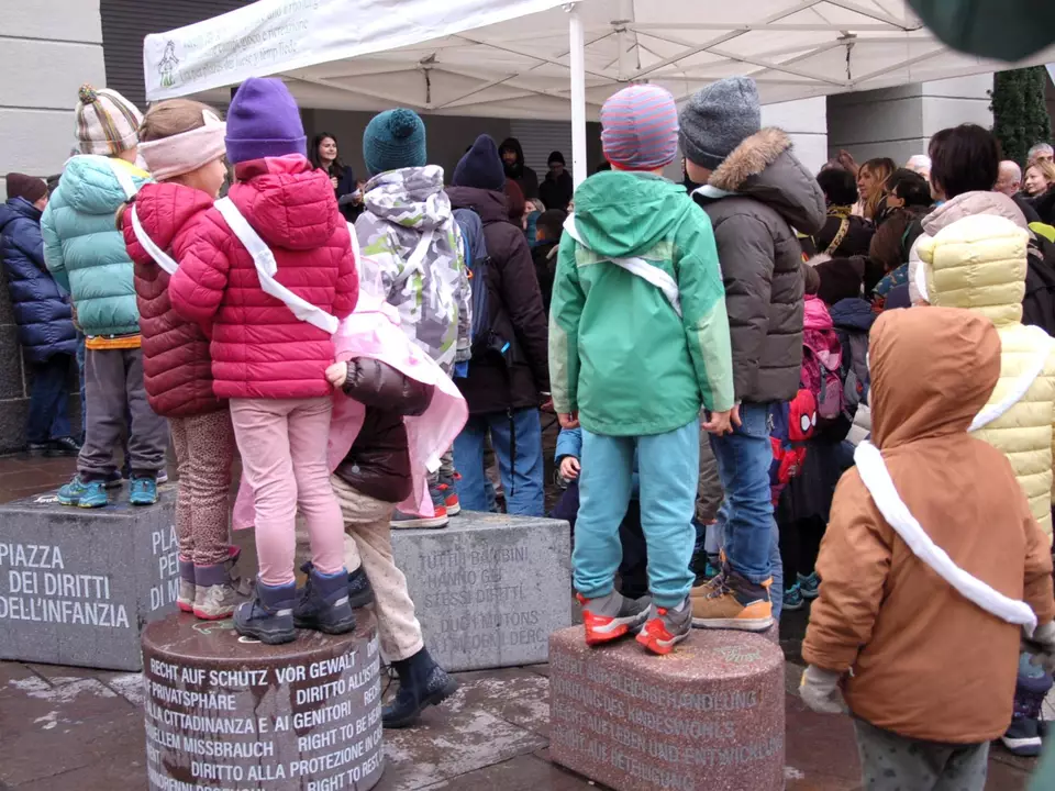 I-bambini-protagonisti-in-Piazza-Municipio