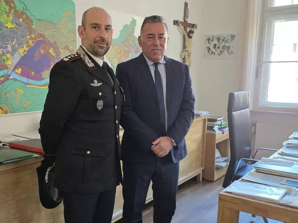 Il-Vicesindaco-Konder-con-il-Ten-Col-Vangone