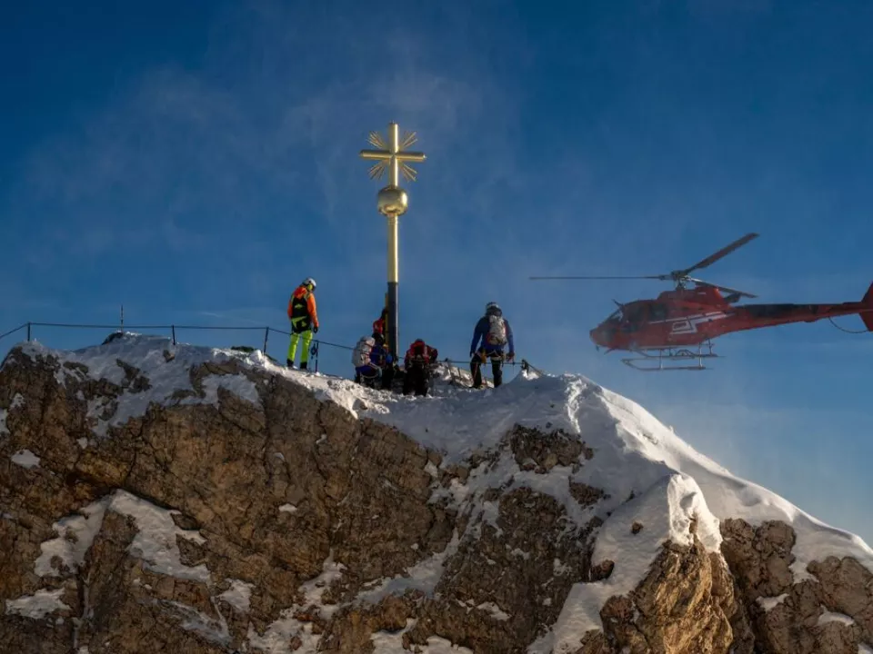 Kreuz wurde restauriert, weil es mit Aufklebern zugepflastert war