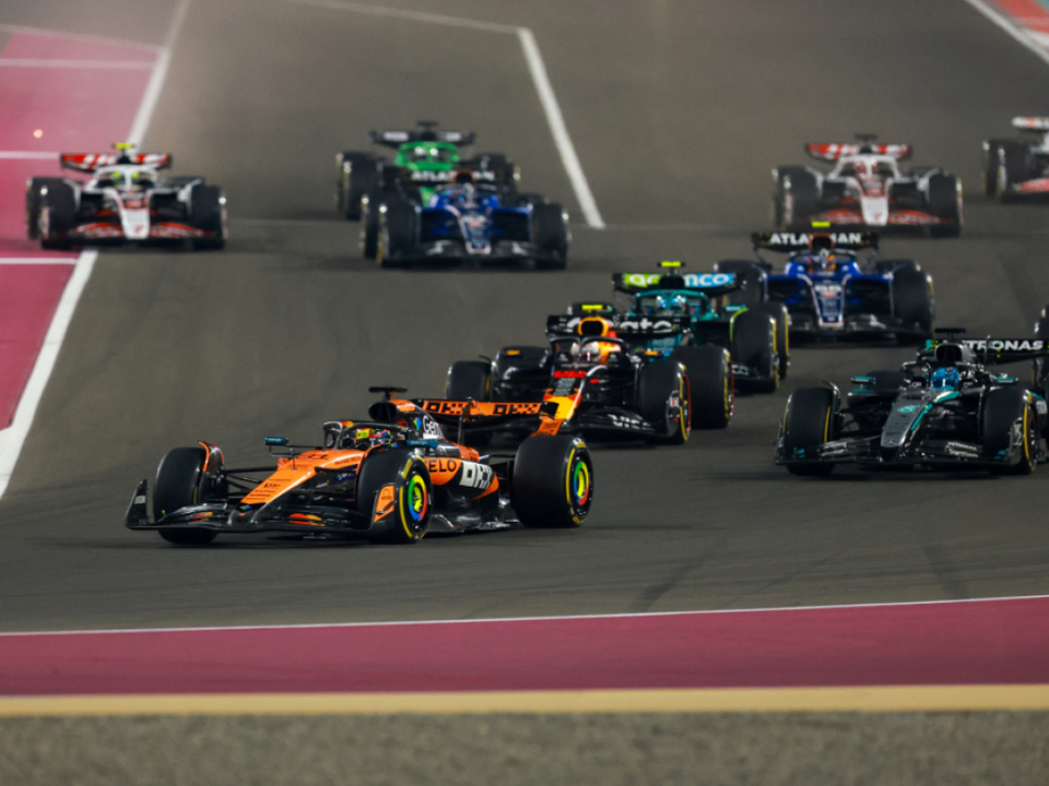 Piastri-gewinnt-Katar-Sprint-vor-Russell-und-Norris