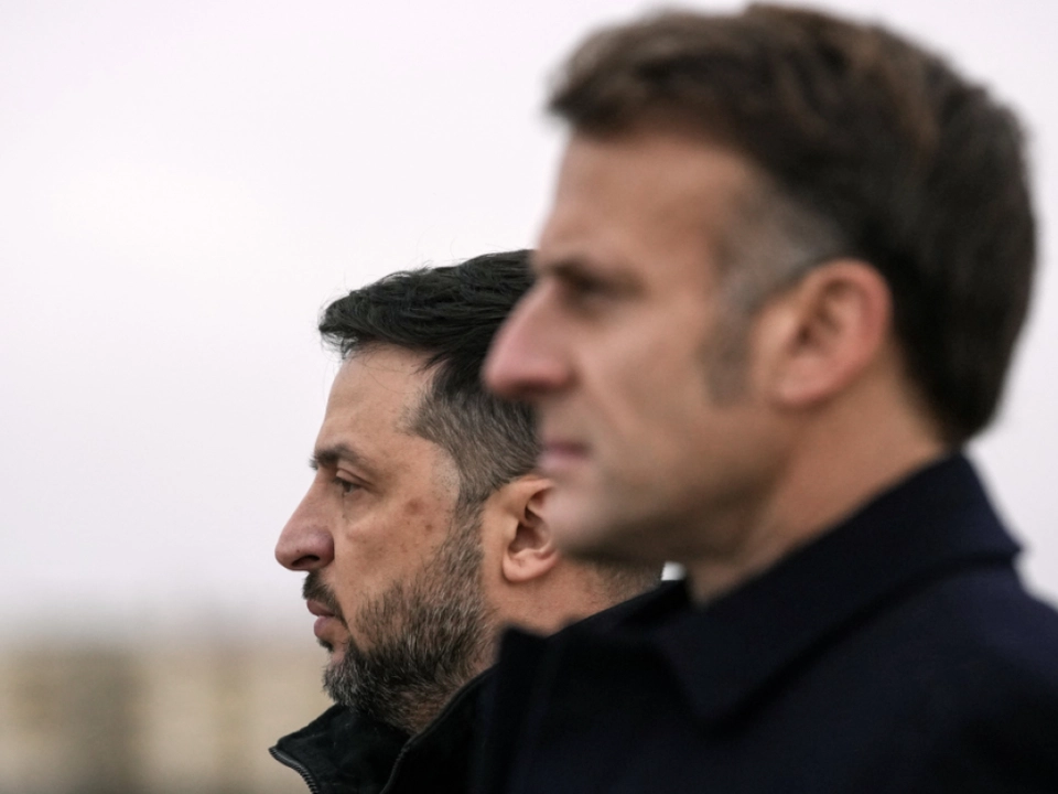 Selenskyj wurde von seinem Amtskollegen Macron willkommen geheißen