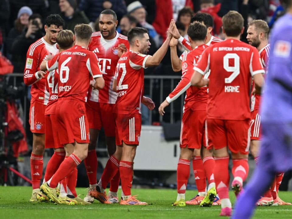 Sp-ter-Bayern-Sieg-gegen-St-Pauli-Friedl-Tor-f-r-Bremen