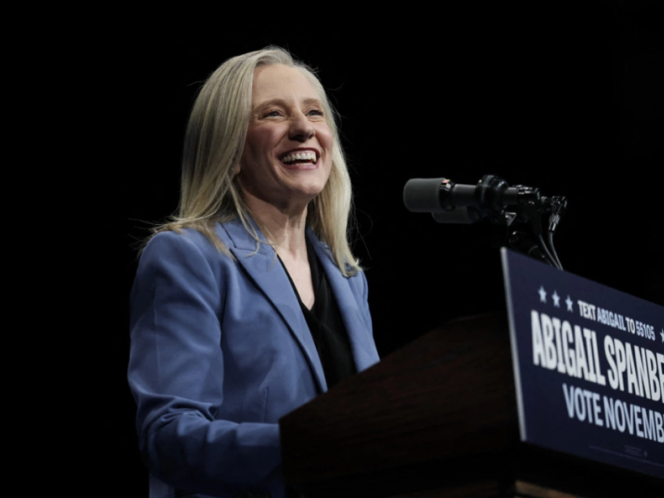 Spanberger kann sich über den Wahlerfolg freuen