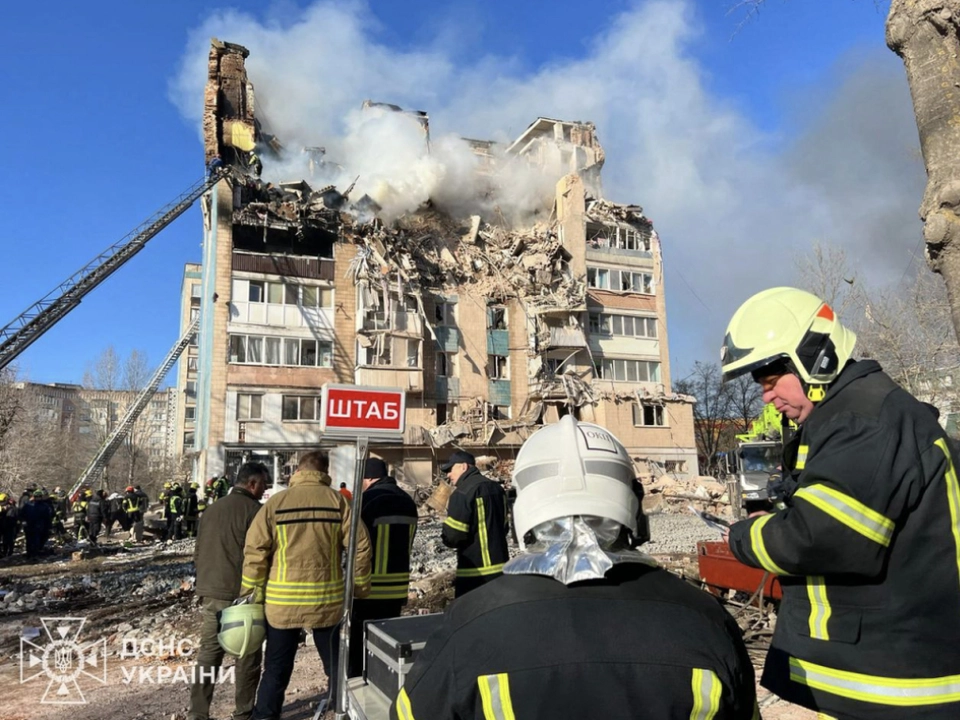 Verheerender Einschlag in Wohngebäude