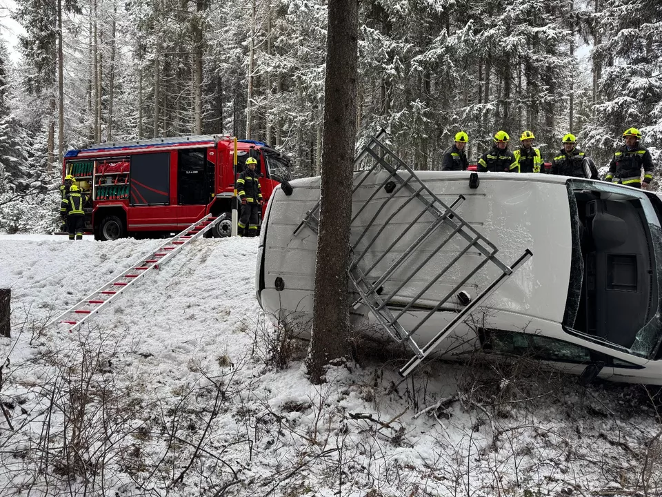 WhatsApp Image 2025-11-20 at 16.40.34 (1)