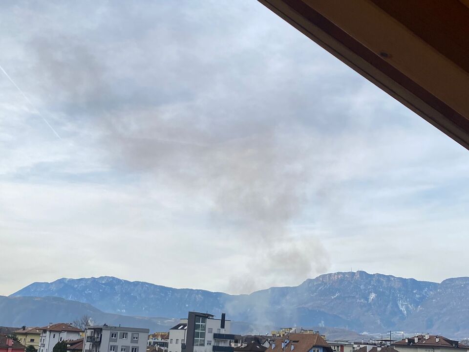 Bozen-Brand-an-Schwerfahrzeug-in-Oberau