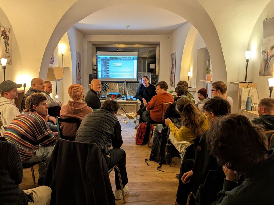 Filmkomponist-Theo-Green-zeigt-wie-Kl-nge-Geschichten-formen