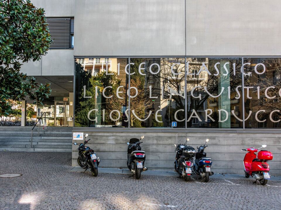 Wandmalerei-von-Luigi-Senesi-kommt-ans-Carducci-Gymnasium