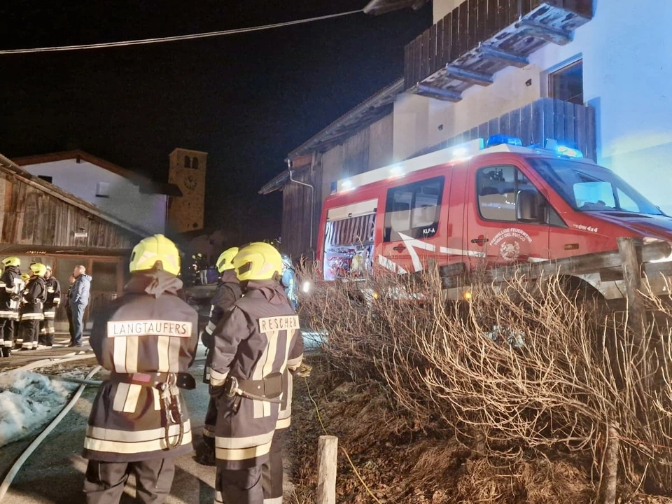 599593465_1327637212728894_7432716376298440932_n