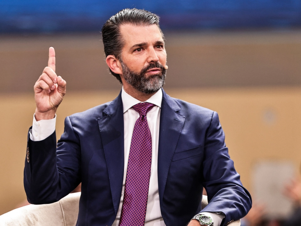 Der älteste Sohn des US-Präsidenten ist mit Bettina Anderson liiert