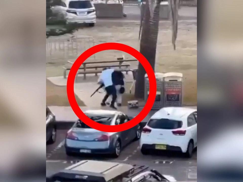 Der Held von Sydney: Augenzeuge entwaffnet Attentäter