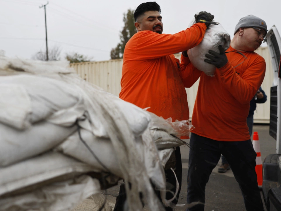 Die Bewohner von Los Angeles bereiteten sich auf Überschwemmungen vor