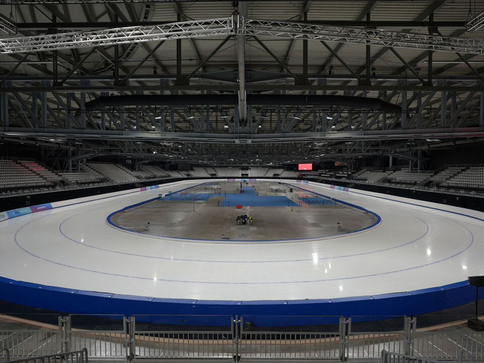 Olympische-Eisqualit-t-Intercom-Dr-Leitner-pr-sentiert-Weltpremiere