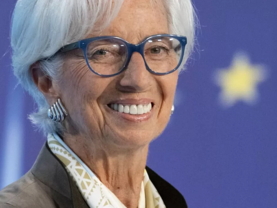 EZB lässt Leitzinsen unverändert