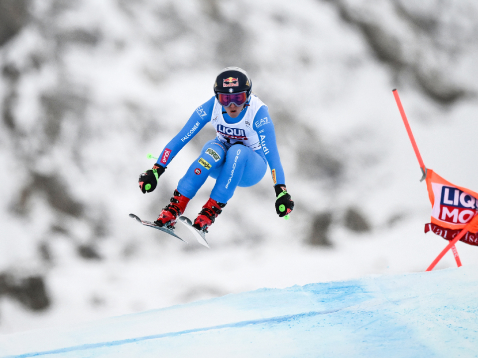 Goggia-schl-gt-im-Super-G-von-Val-d-Isere-zur-ck-H-tter-6-