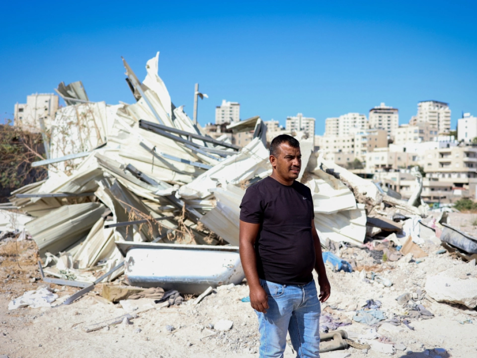 Häuser von Palästinsern werden zerstört, israelische errichtet