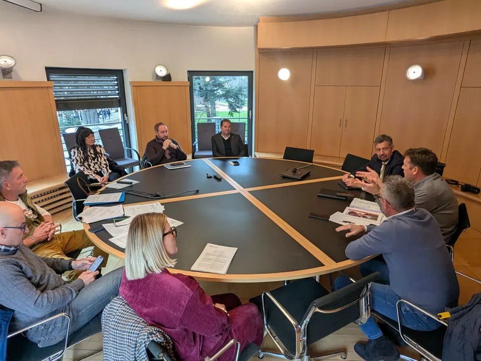 Claudia Maier, Roland Ploner, Markus Moser, Helene Thaler (lvh.apa), Michael Hofer, Hannes Mussak, Landesrat Daniel Alfreider, Philipp Sicher und Alberto Lenisa