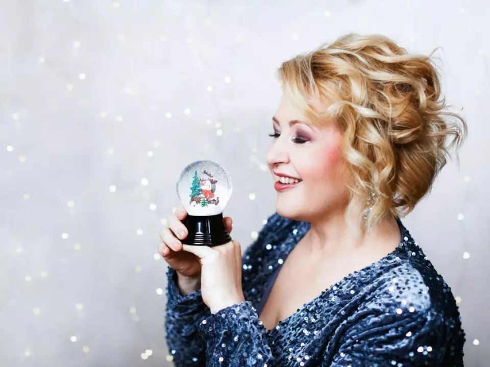 Jazzsängerin Karin Bachner interpretiert Weihnachtsklassiker neu