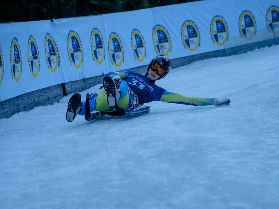 Premierenjubel-auf-der-Rodelbahn-Vid-Kralj-feiert-ersten-Sieg-in-Winterleiten