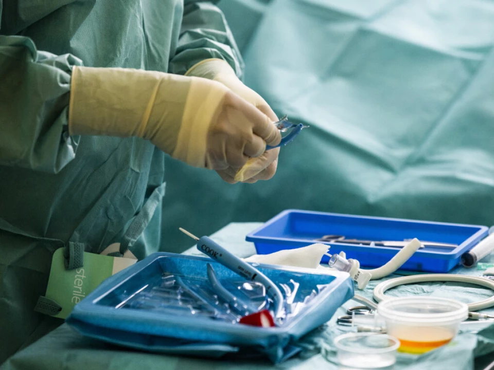 Narkose mit schädlichen Substanzen versetzt