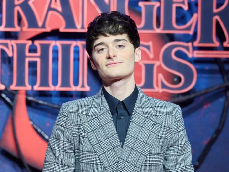 Noah Schnapp schaut die letzte Folge \