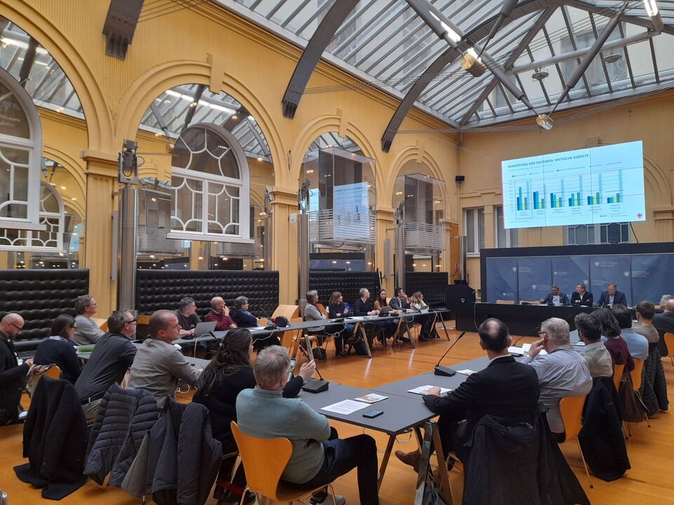 Steuerungsgruppe-Landwirtschaft-zieht-Zwischenbilanz-zu-Strategiepapier