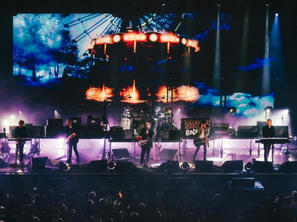 -The-Show-Of-A-Lost-World-The-Cure-auf-der-gro-en-Leinwand