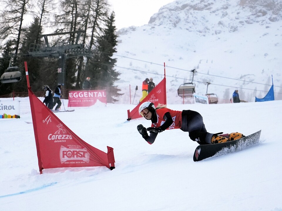 Fischnaller-und-Payer-die-Sieger-des-Parallel-Riesentorlaufs-in-Carezza-Dolomites