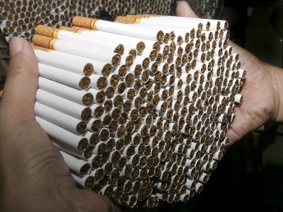 Tonnenweise gefälschte Zigaretten fanden Ermittler bei Rom