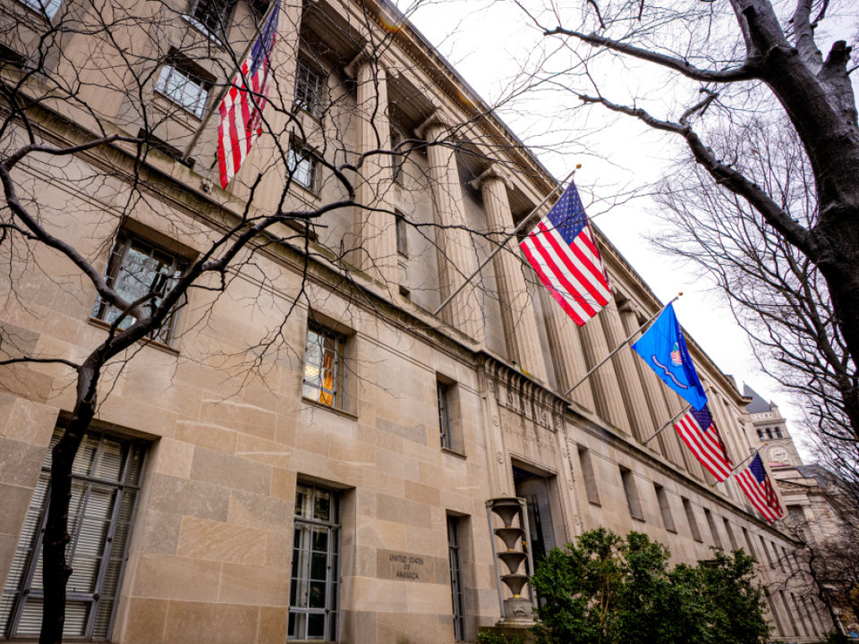 Washington-beginnt-mit-Freigabe-der-Epstein-Akten