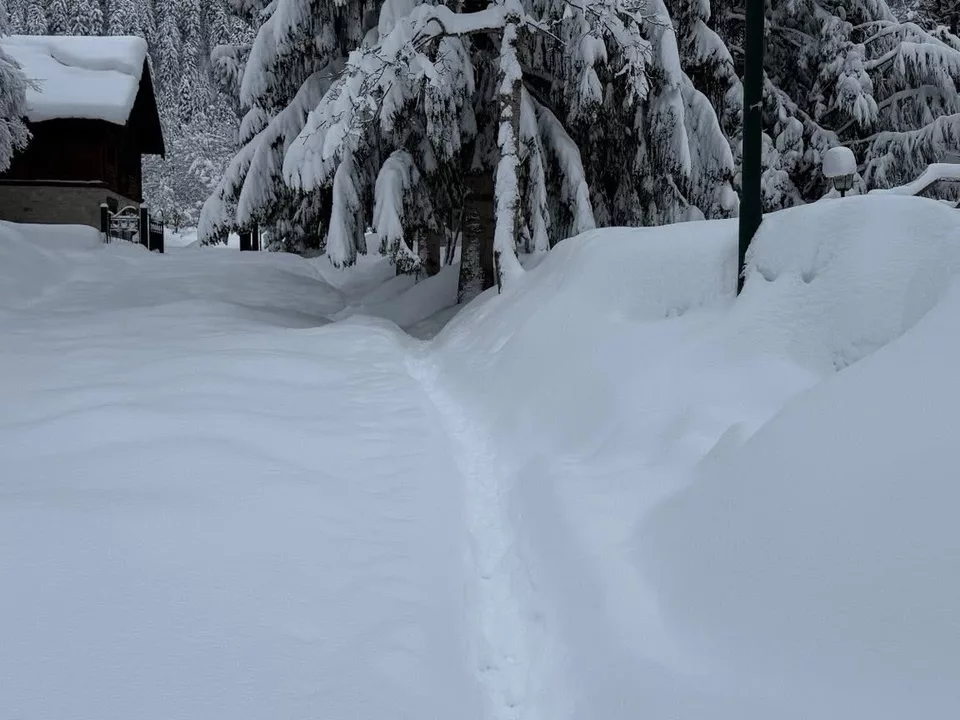 Verschneiter WEg in Italien