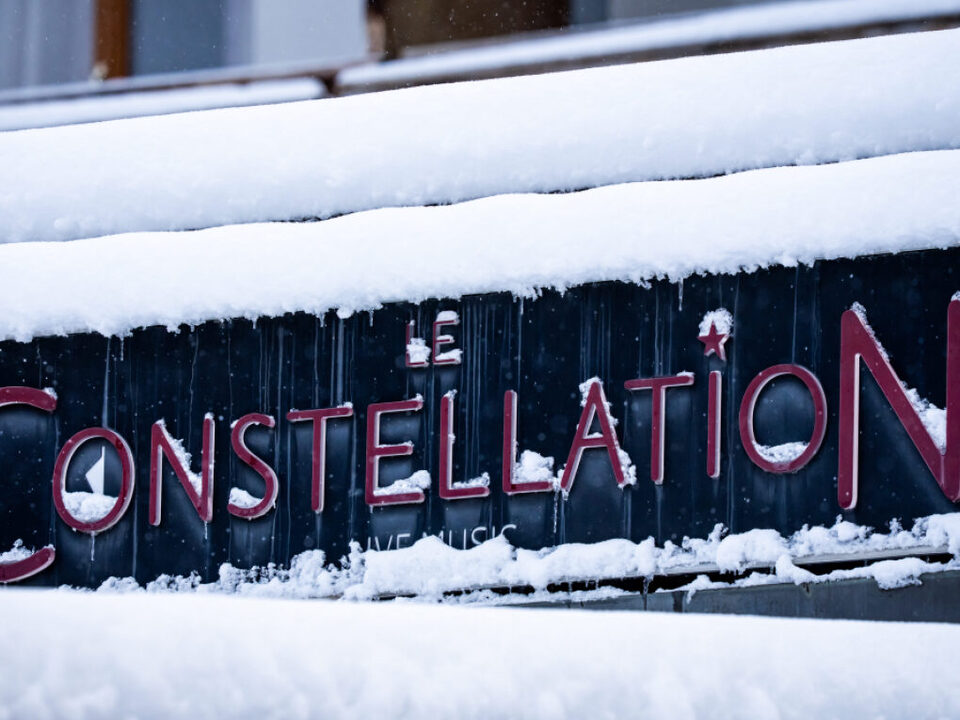 Crans-Montana-Bar-Betreiber-r-umt-verschlossene-T-r-ein