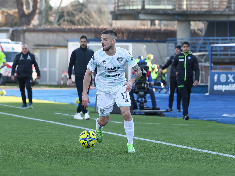 Die-Wei-roten-schlagen-Empoli-in-der-Ferne