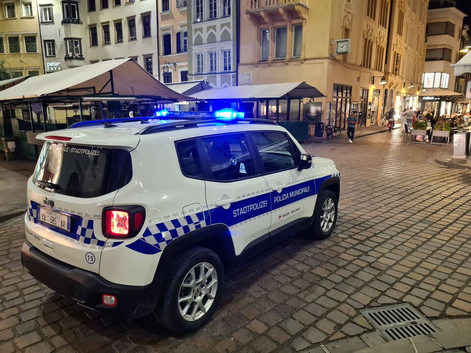 Bozner-Ortspolizei-kontrolliert-vermehrt-in-ffentlichen-Verkehrsmitteln