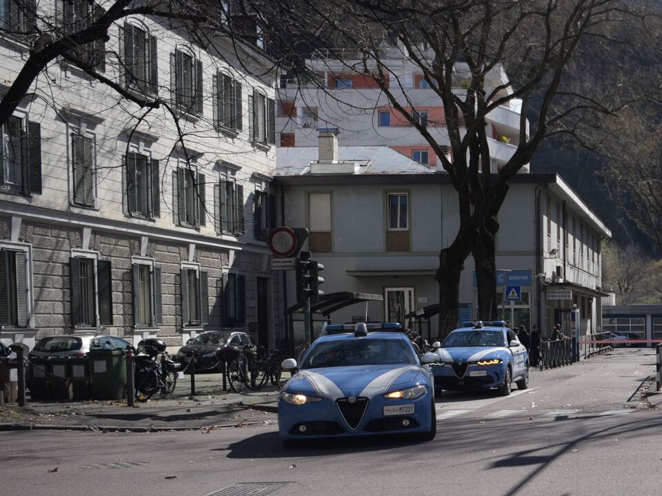 Polizei-stellt-Ex-Partner-im-Treppenhaus