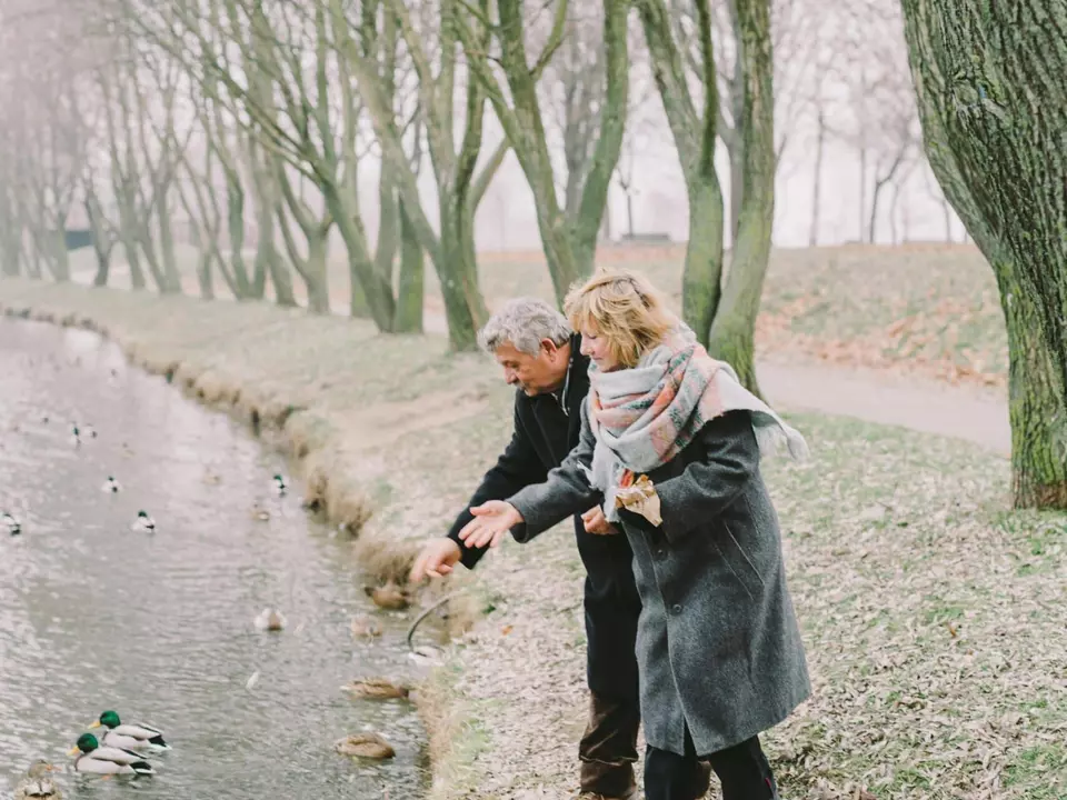 Enten fütter pexels-leeloothefirst-6128915