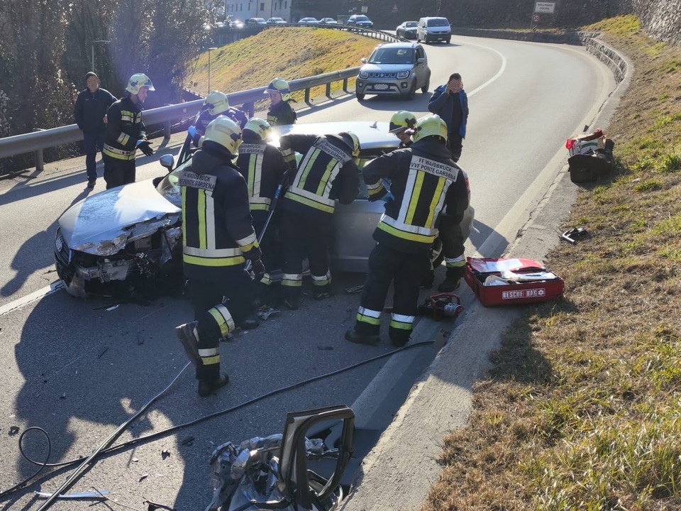 Frontalzusammensto-auf-der-Brennerstaatsstra-e