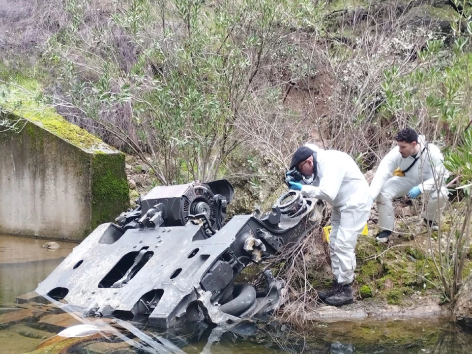 Polizisten untersuchten weiter die Ursache für das Zugsunglück